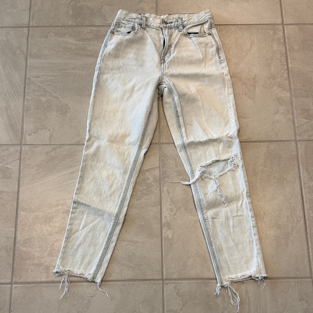 American Eagle Outfitters Light Wash Distressed Boyfriend Jeans